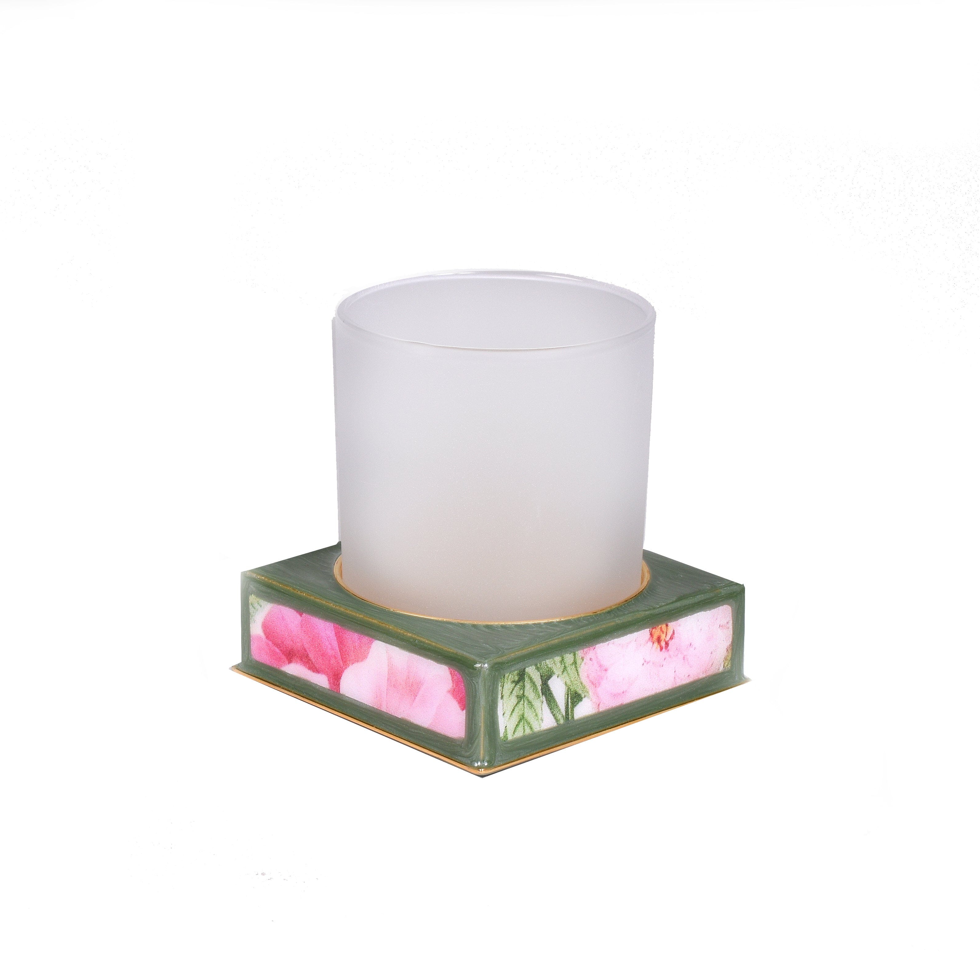 Bathroom tumbler in floral pattern