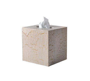 Square tissue boutique in distressed wood